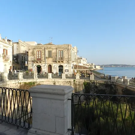 Olimpo Ξενοδοχείο με διαμερίσματα 2*